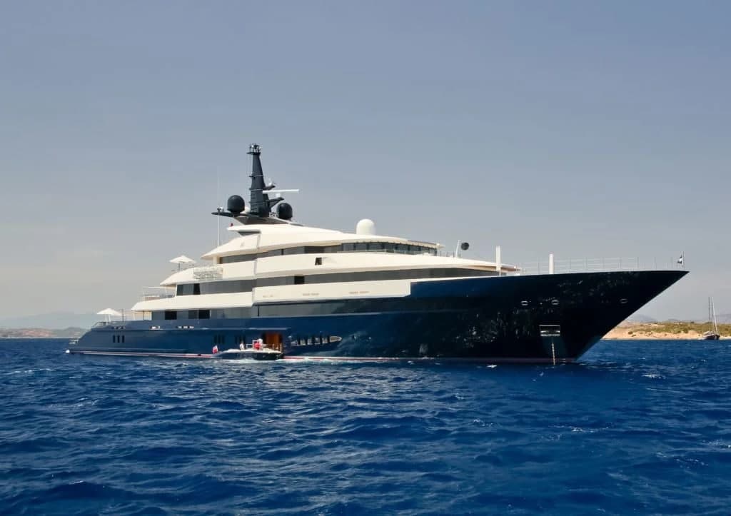 Стивен Спилберг 86 метрли супер яхтасини сотиб юборди