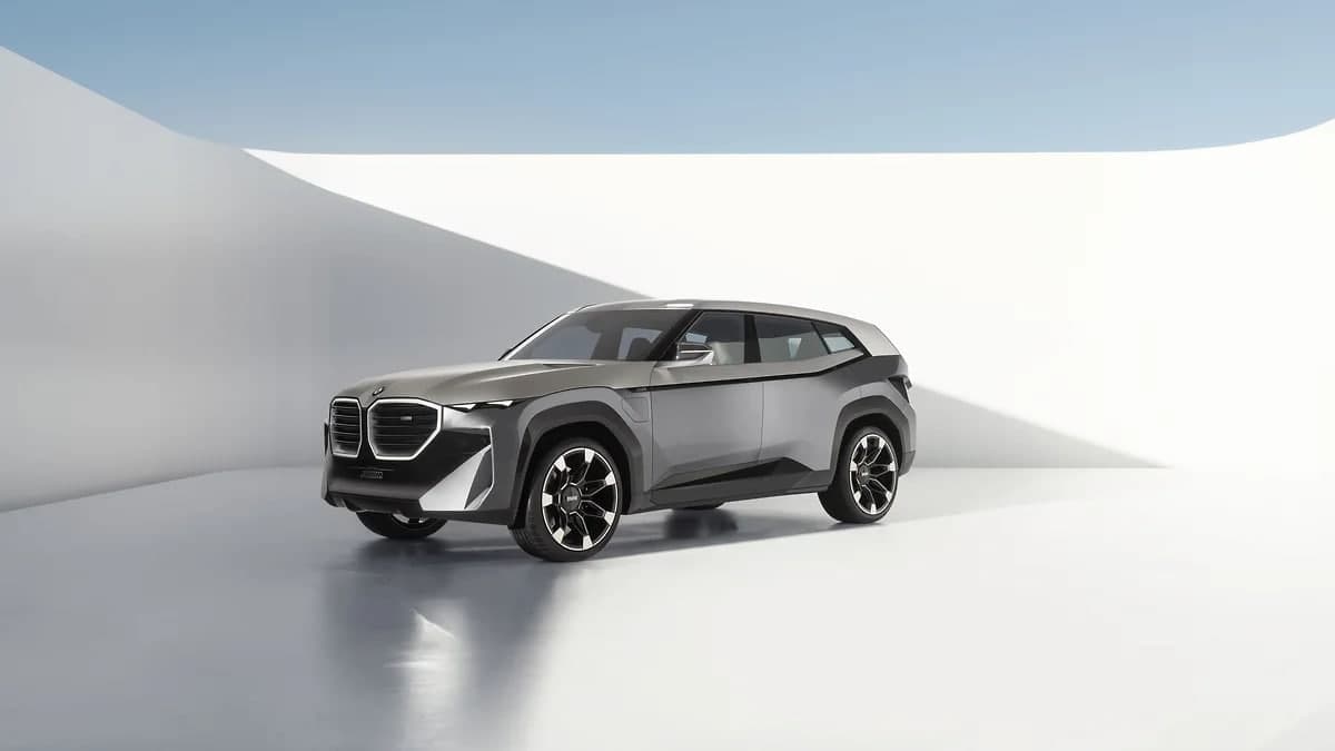 BMW компанияси Concept XM кроссоверини тақдим этди