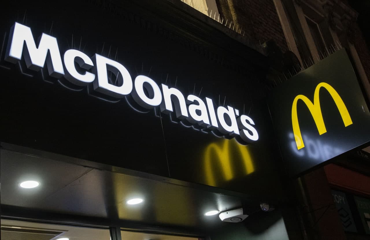 Тадқиқот: мамлакат қанча камбағал бўлса, McDonald’s маркетингга шунча кўп сармоя киритади