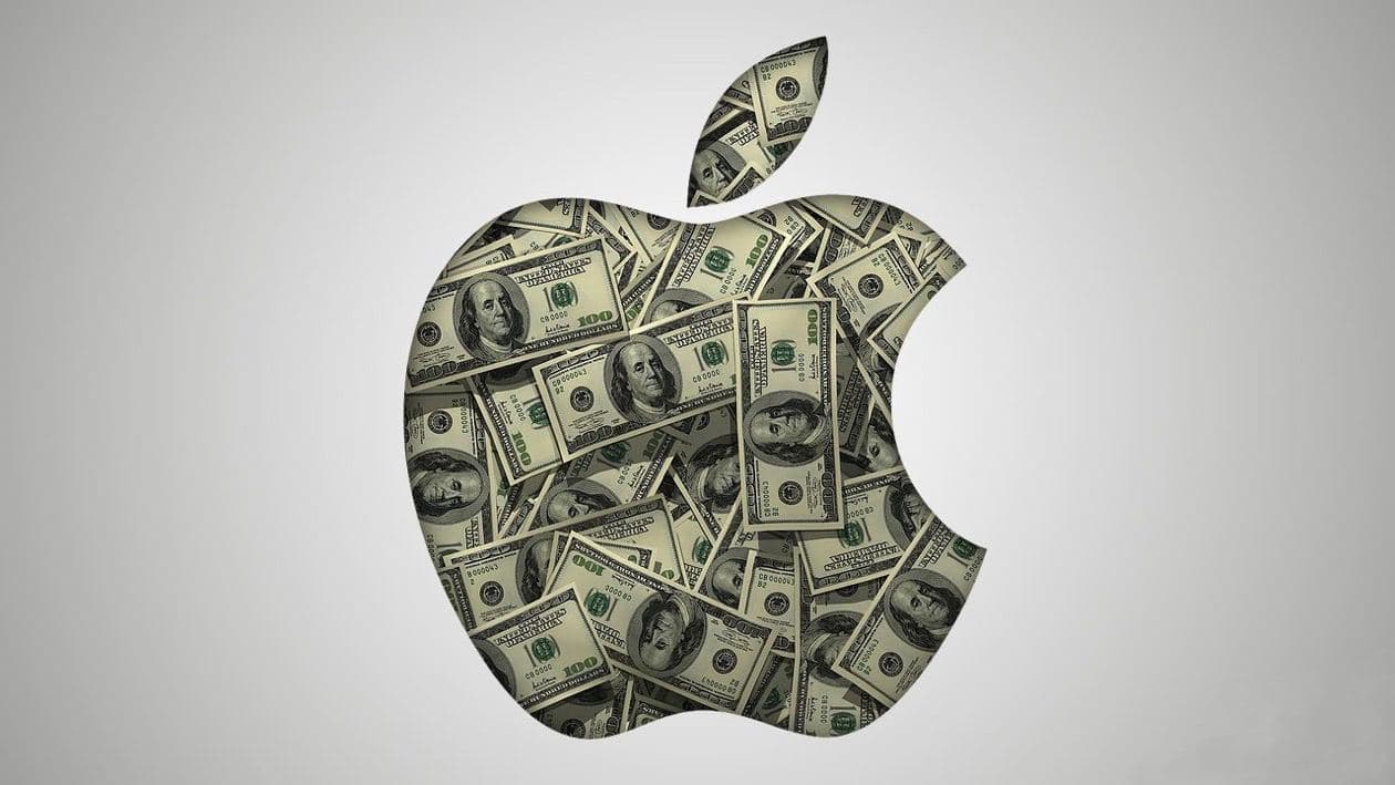 Кризис даврида рекорд даромад кўрган Apple: компания акциялари сотиб олишга арзийдими?