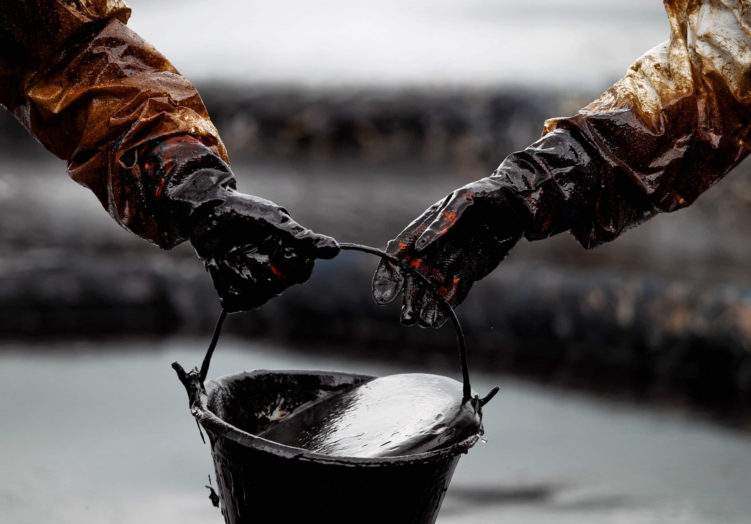 «Қора олтин» бозоридаги вазият: Brent нефти нарх ўсиши бўйича 7 йиллик рекордни янгилади