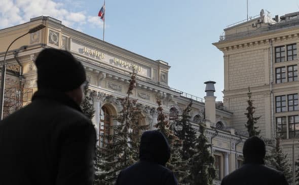 Россия Марказий банки асосий ставкани йиллик 9,5 фоиздан бирданига 20 фоизга кўтарди