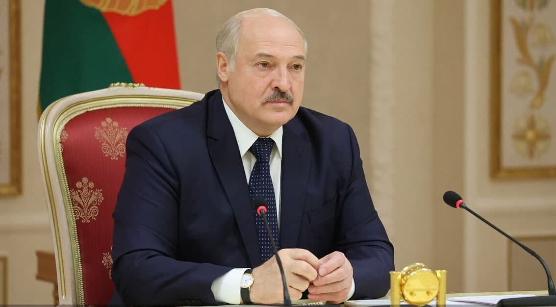 Лукашенко Беларусга қарши санкцияларга муносабат билдирди