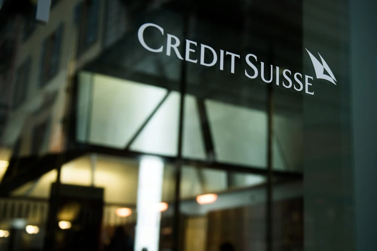Credit Suisse санкцияга учраган россиялик миллиардерларнинг кредит маълумотларини йўқ қилишга уринди