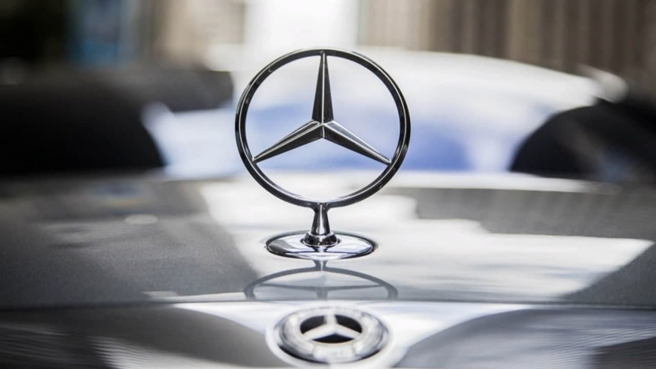 Mercedes-Benz Россияга автомобиль етказиб беришни тўхтатади