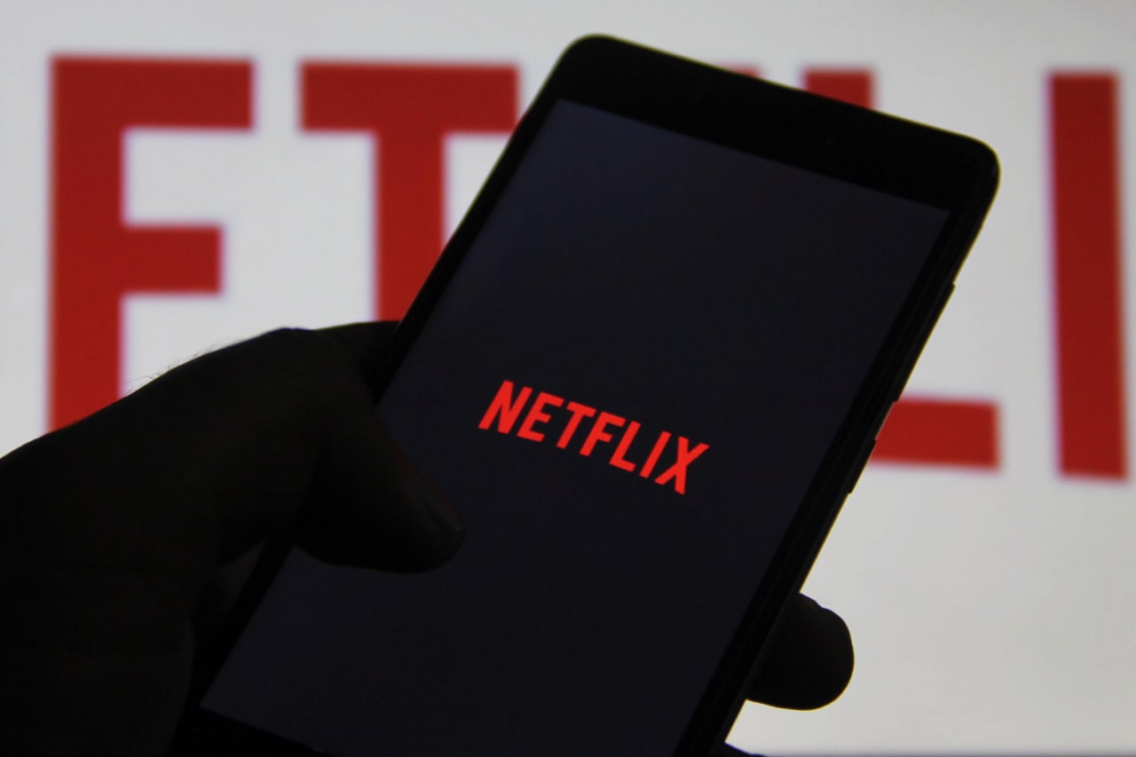 Netflix 2022 йил 1 млрд доллар йўқотиши мумкин