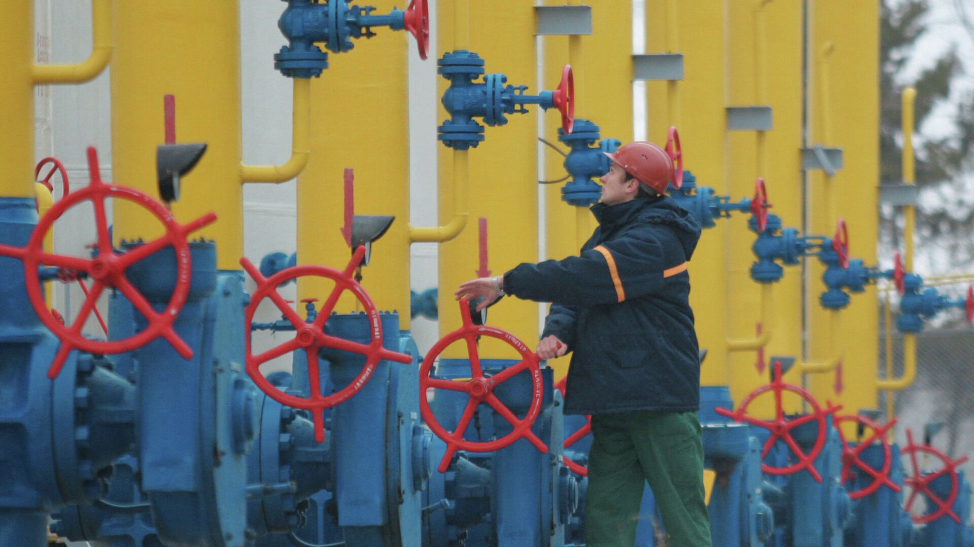 Россия Болгария ва Польшага газ етказиб беришни бутунлай тўхтатди