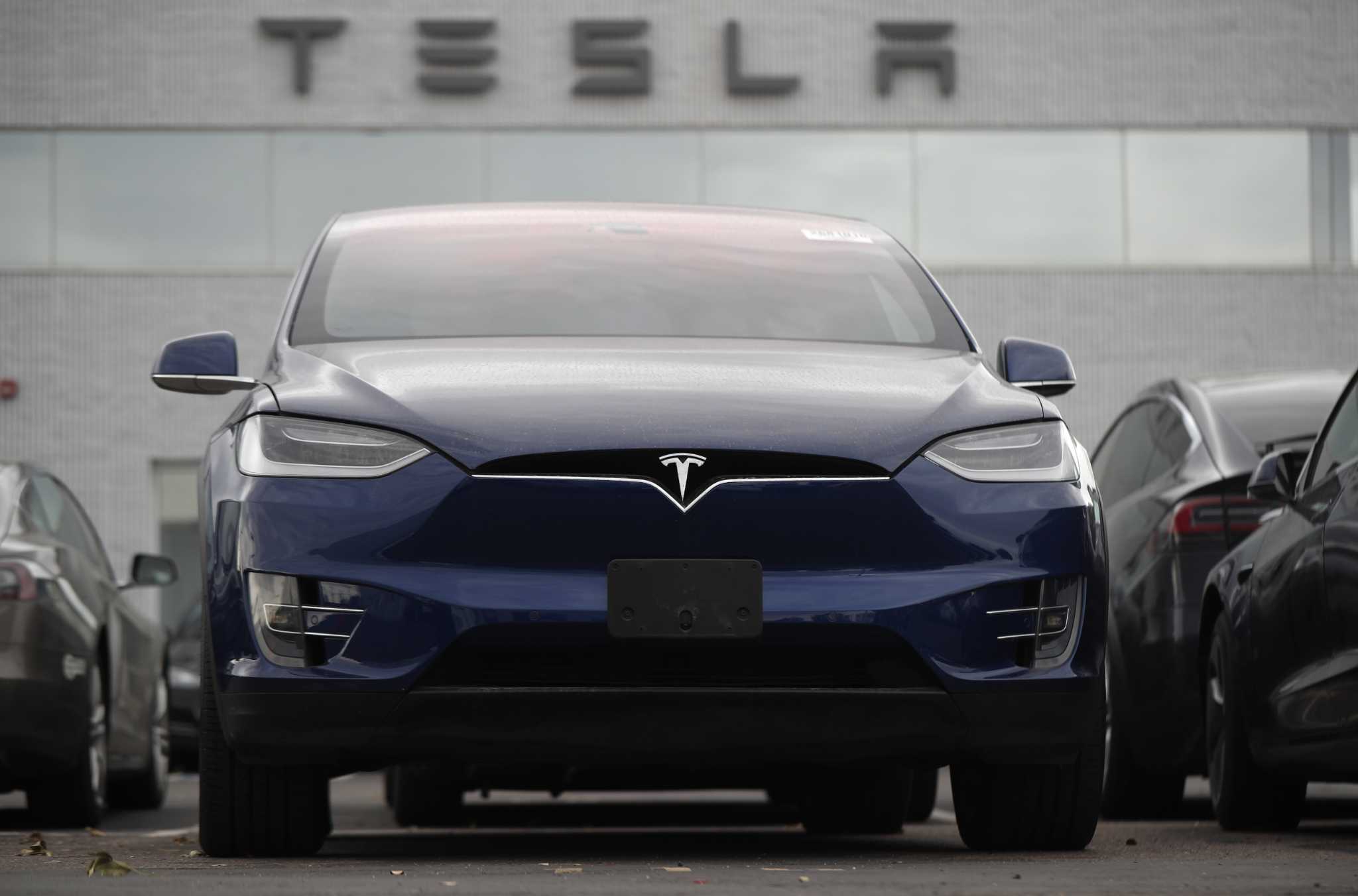 Tesla биринчи чоракда рекорд миқдорда электромобиль етказиб берди