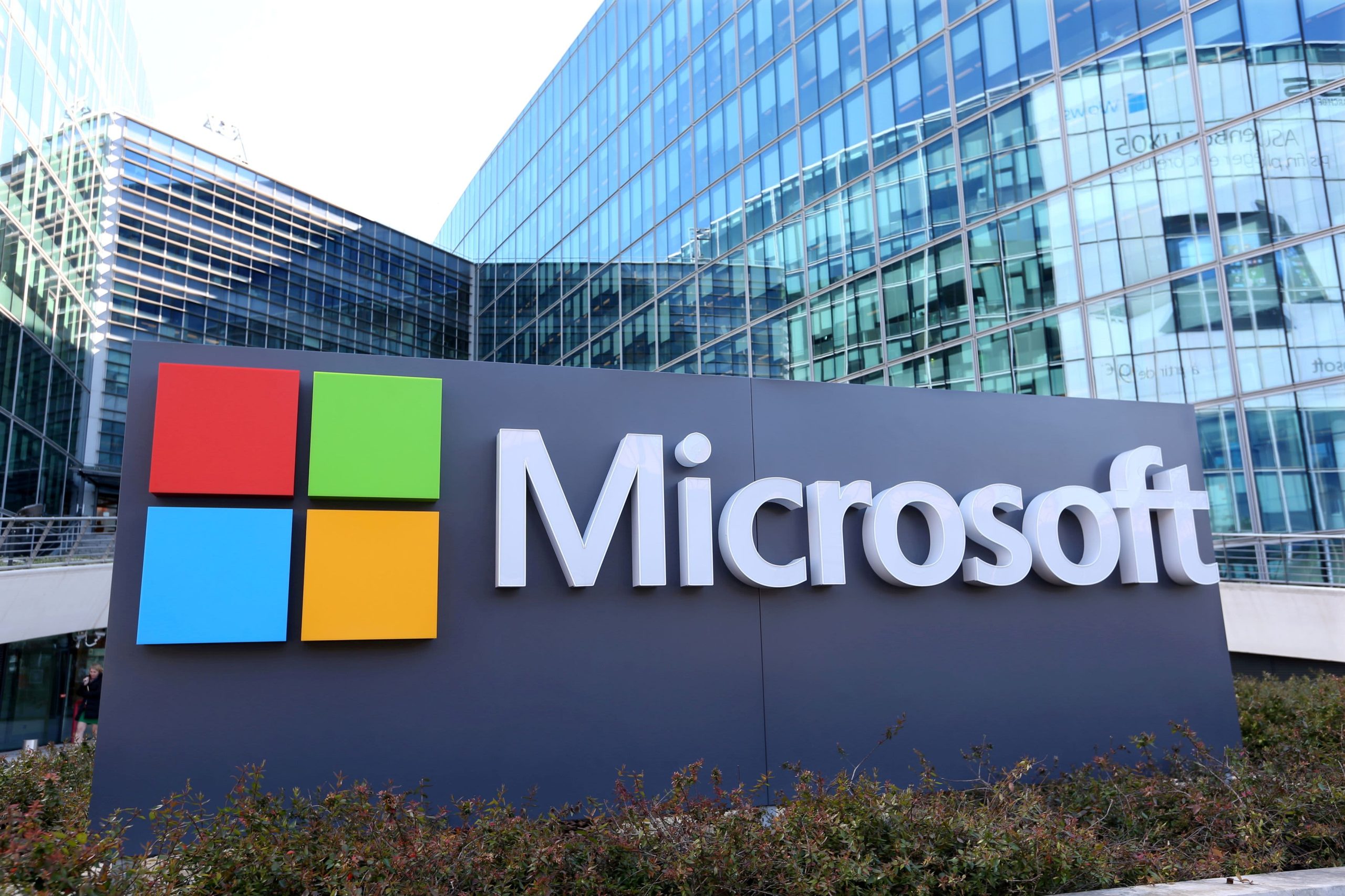 Microsoft Россиядаги фаолиятини тугатиш учун 126 млн доллар сарфлайди