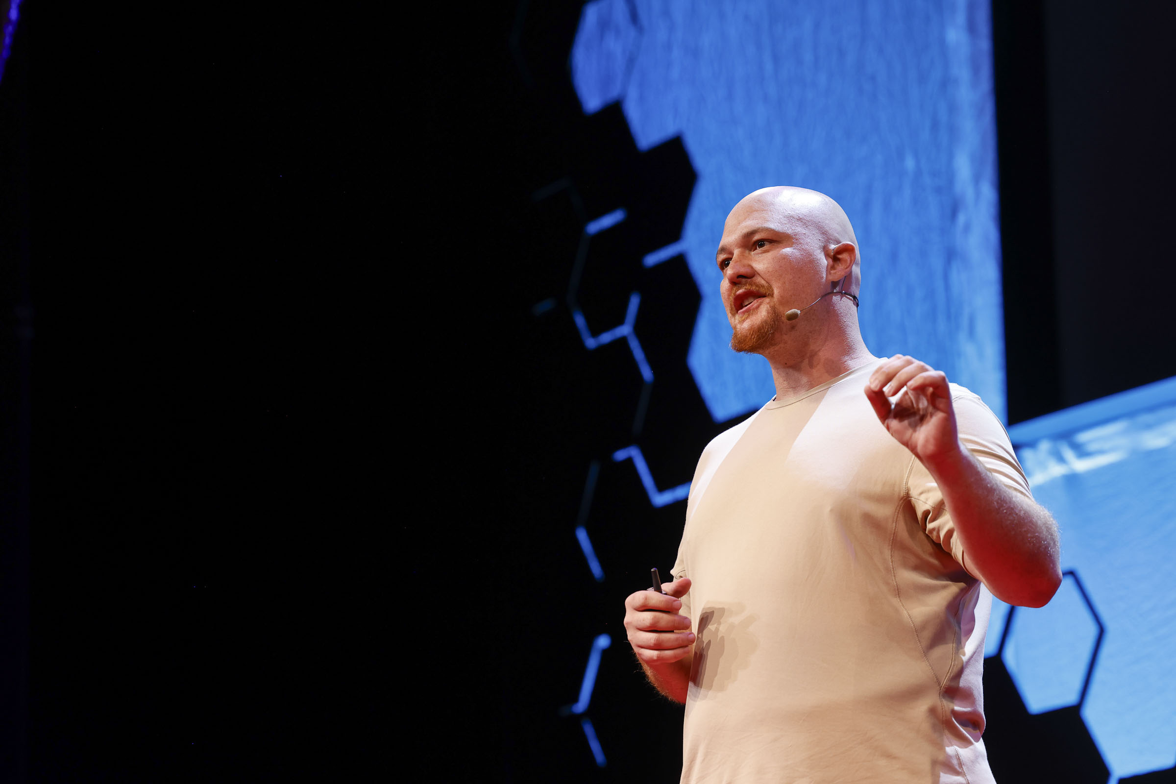 Амжад Масад — код ёзишни элита машғулотдан оммавий имкониятга айлантирган стартапчи