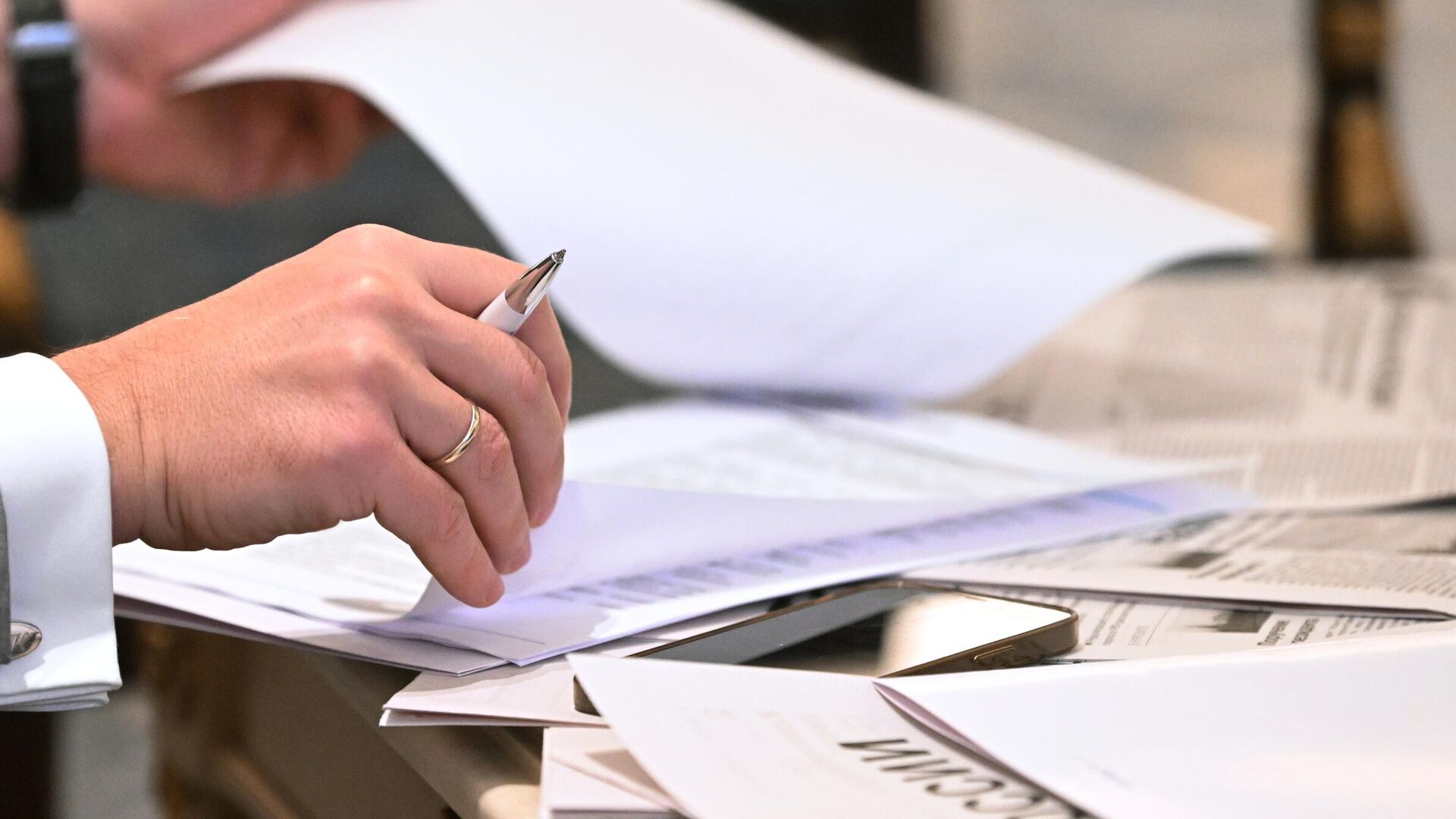 Йирик инвестиция лойиҳалари коррупцияга қарши экспертизадан ўтказилади