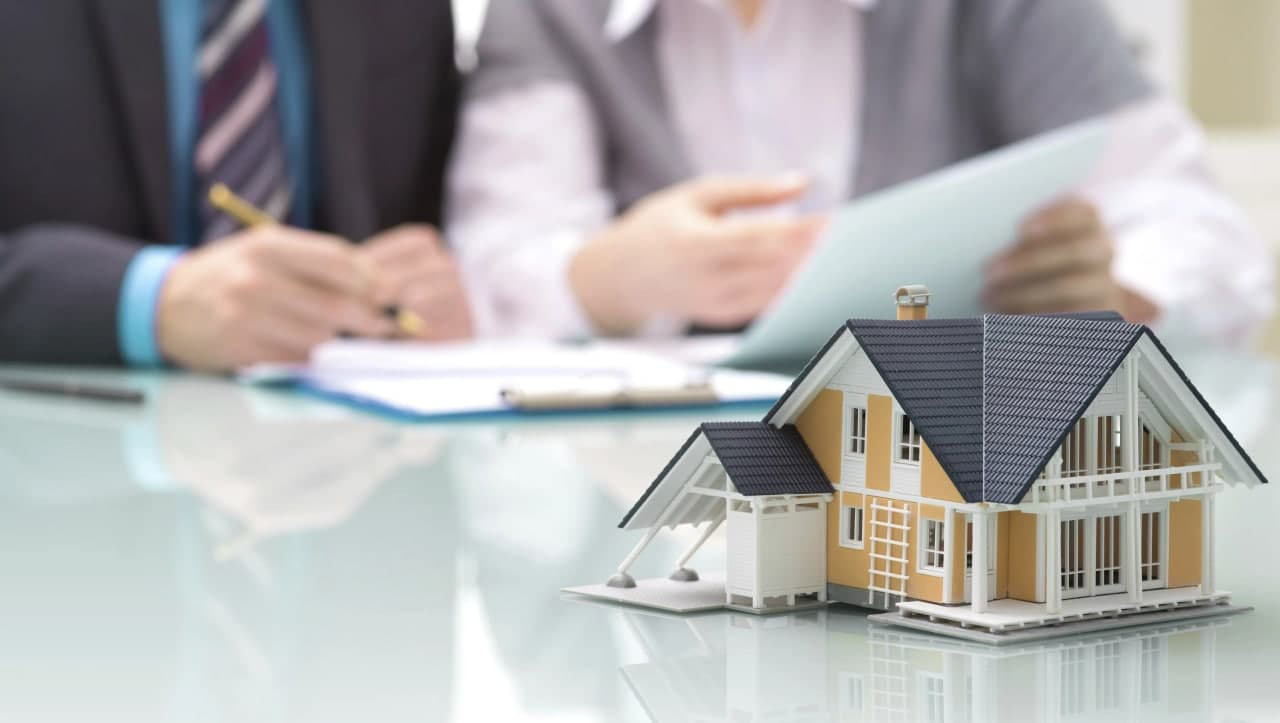 Ўзбекистонда кўчмас мулк ва автомобиль савдосида банк орқали ҳисоб-китоб қилиш тартиби тасдиқланди