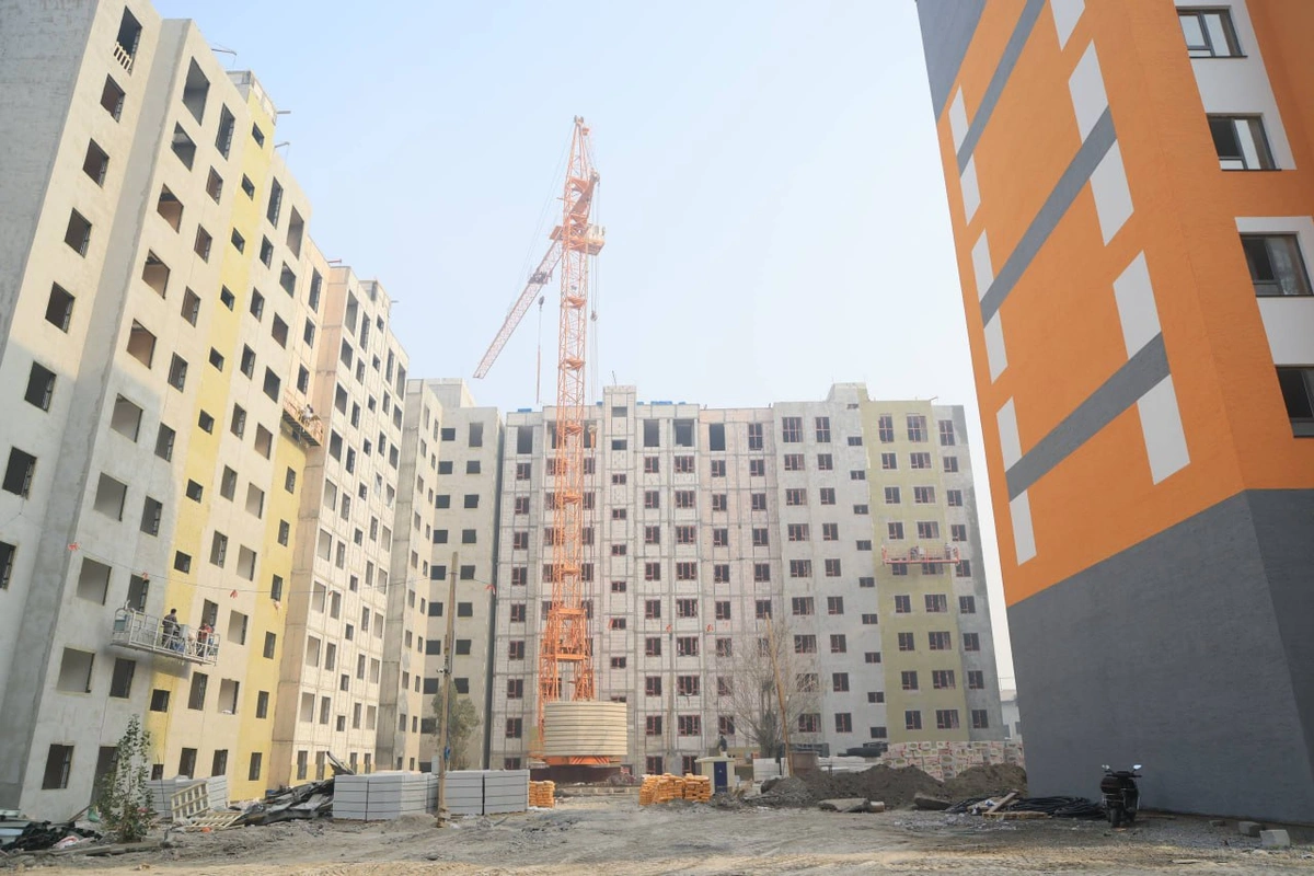 Тошкентда янги бинолардаги уйлар иккиламчи бозорга нисбатан қимматроқ нархланмоқда — МБ таҳлили